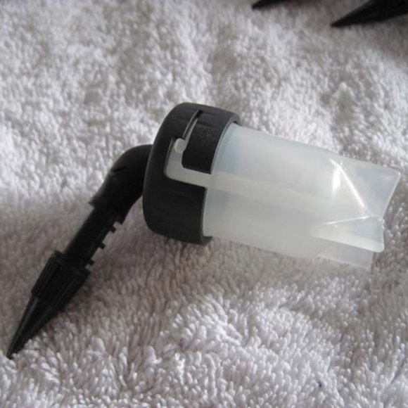 Lot of 10 VISAGE Spray Tanning Airbrush Plastic Nozzle Attachment Containers - Picture 1 of 2